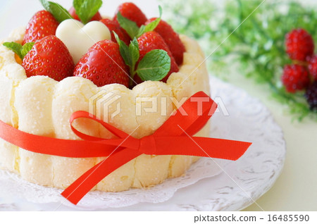 Charlotte cake 16485590