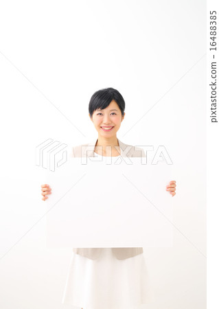 有留言簿的一名婦女 有留言簿的一名婦女 16488385