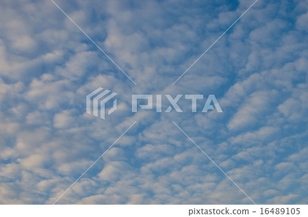 Nice clouds with sunrise light Nice clouds with sunrise light 16489105
