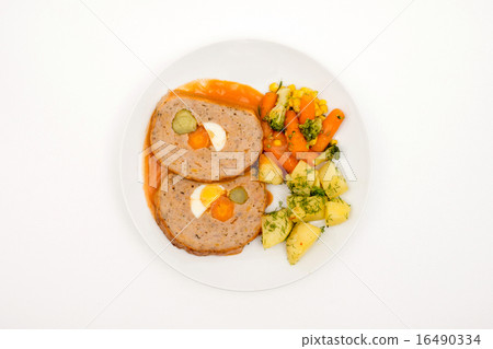 Roll of meat and vegetables. Roll of meat and vegetables. 16490334