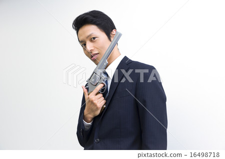 拿著槍的一個人 16498718