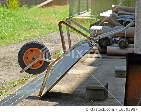 A unicycle 16503987