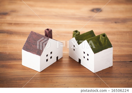 Home image Neighborning relationship 16506224