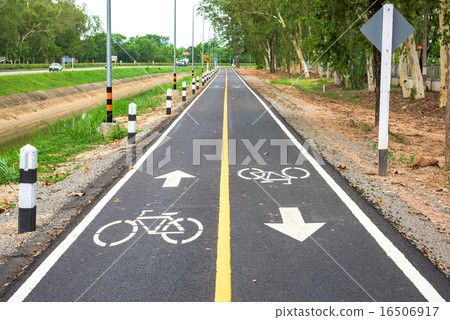Bicycle road sign on asphalt. Bicycle road sign on asphalt. 16506917