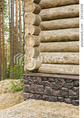 Corner of retro log house 16516206