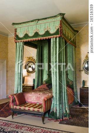 Mahogany antique four poster bed Mahogany antique four poster bed 16516389