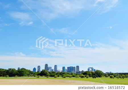 Yodogawa Riverbed and Umeda Tall Buildings Group 16518572