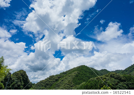山夏天的天空 16522541
