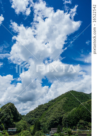 山夏天的天空 16522542