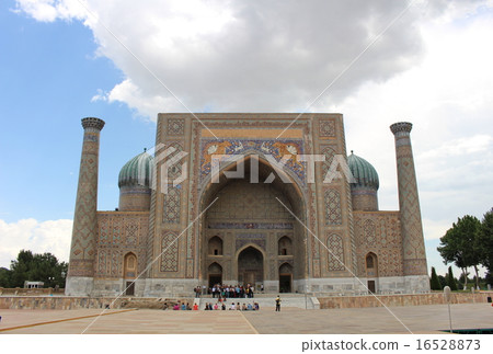 Registan Square in Samarkand Square Uzbekistan Registan Square in Samarkand Square Uzbekistan 16528873