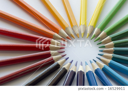 Complementary color circle 16529911