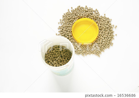 Feeding and container of granular goldfish 16536686