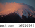 Mt. Fuji illuminated by the morning sun 16539564