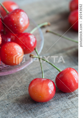 Cherry 16543692