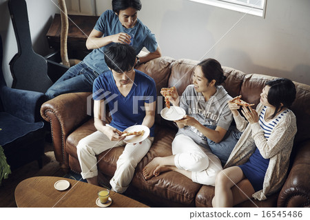 Share House Living 16545486