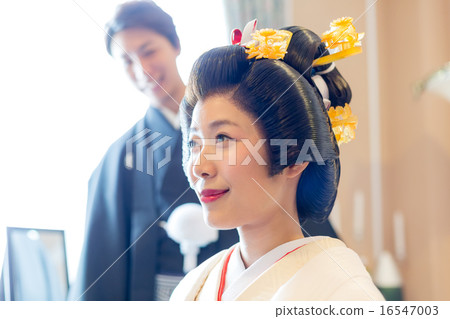 ornate hairpin, preparations, eqipment 16547003