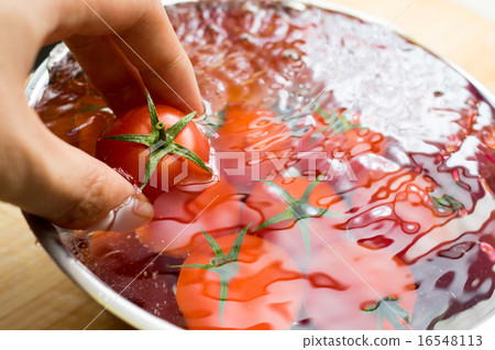 Have one mini tomato in the watershed water 16548113