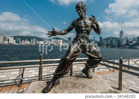Bruce Lee statue Avenue of Stars Tsim Sha Tsui Kowloon Hong Kong Bruce Lee statue Avenue of Stars Tsim Sha Tsui Kowloon Hong Kong 16548285