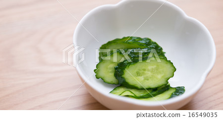 Cucumber pickles 16549035