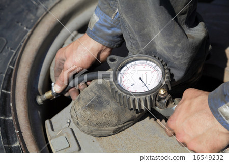 Tire servicing 16549232