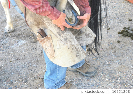 Male farrier. Male farrier. 16551268