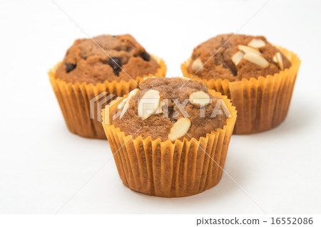 Banana cup cake isolated in white background Banana cup cake isolated in white background 16552086