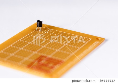 Universal base transistor Snake's eyes foundation electronic work Universal base transistor Snake's eyes foundation electronic work 16554532