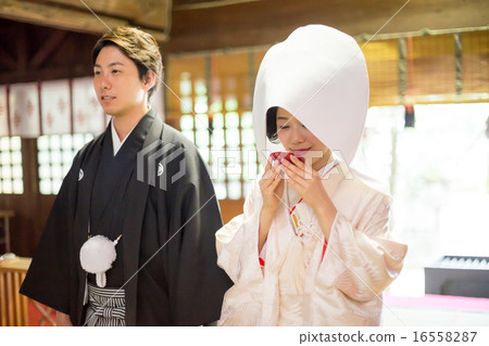 sacred sake, shinto ceremony, shinto wedding 16558287