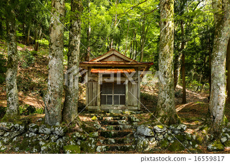 Jizo Hall of Tochonogi Pass (Nagahachi, Yuku-cho, Nagahama City, Shiga Prefecture) 16559817