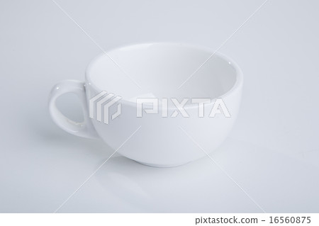 empty white tea cup 16560875