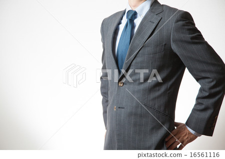 Male gesturing 16561116