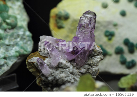 amethyst amethyst 16565139