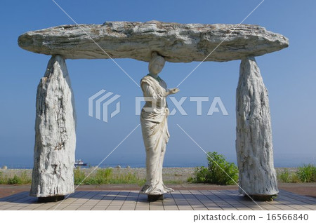 Nigawa river ratio sale (Nukawa wowome) statue on the Niigata Itoigawa Aoumi coast 16566840