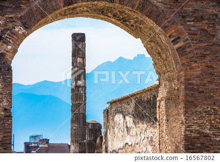 Ruins of ancient Pompeii, Italy Ruins of ancient Pompeii, Italy 16567802