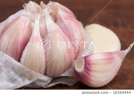 garlic - clove and head garlic - clove and head 16569444
