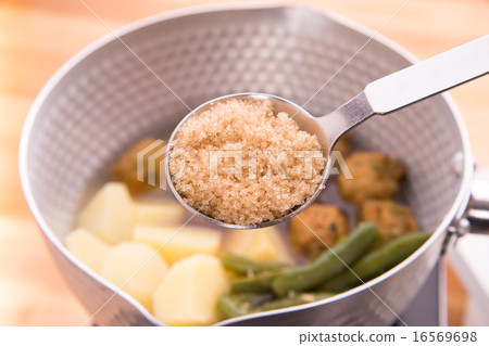 糖煮沸的菜 16569698