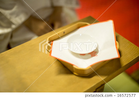 shinto wedding, japanese wedding, sacred wine or sake 16572577