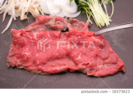 Kuroge Wagyu beef shabu shabu 16573623