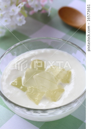Yogurt with aloe Yogurt with aloe 16573681