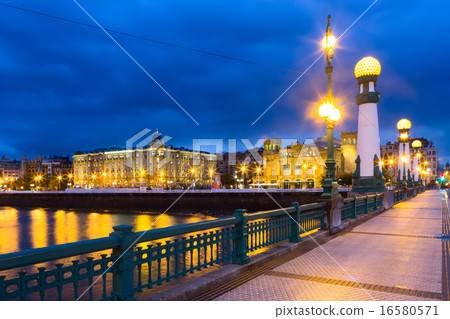 Zurriola bridge over Urumea river in night. Sant Sebastian Zurriola bridge over Urumea river in night. Sant Sebastian 16580571
