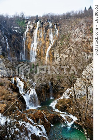 Walk of Plitvice Lakes National Park 16580653
