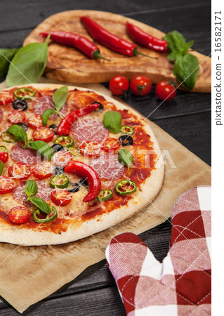 Delicious home made pizza Delicious home made pizza 16582171