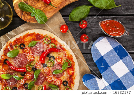 Delicious home made pizza 16582177