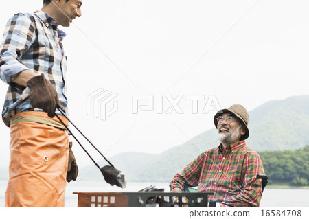  Outdoor family 16584708