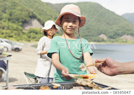  Outdoor family 16585047