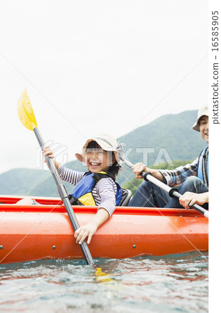  Outdoor family 16585905