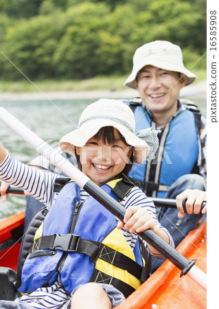  Outdoor family 16585908