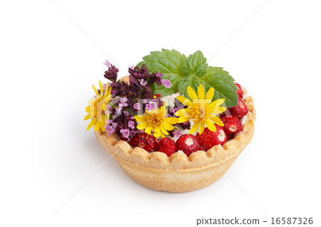 Dessert with wild berries 16587326