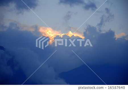 The Himalaya mountain peak 16587640
