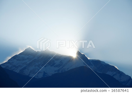 Dawn in the  mountains.  16587641